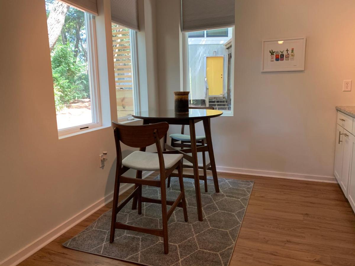 אתנס Normalbnb - 2 Blocks From Restaurants, Bars, Hospital מראה חיצוני תמונה